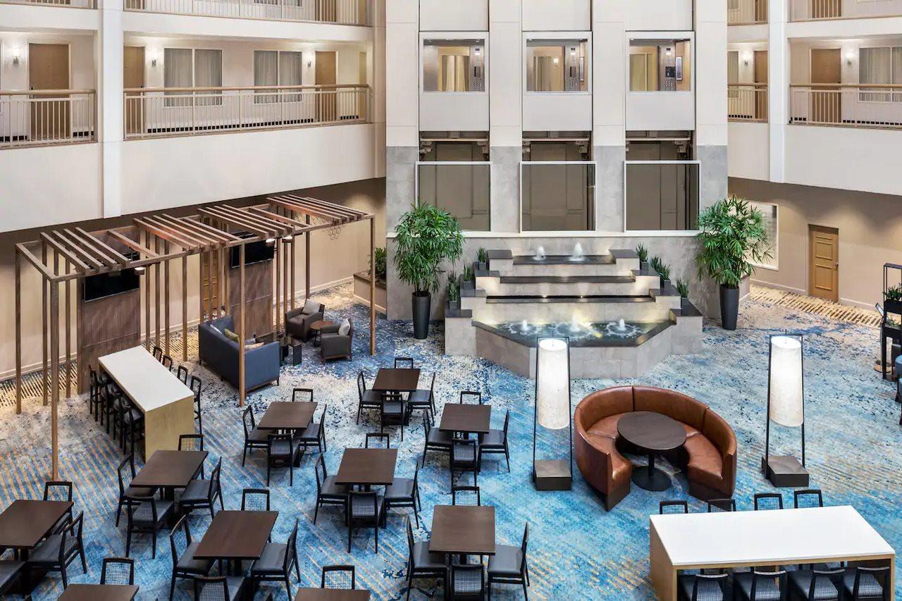 Embassy Suites Cleveland-Rockside Independence Bagian luar foto