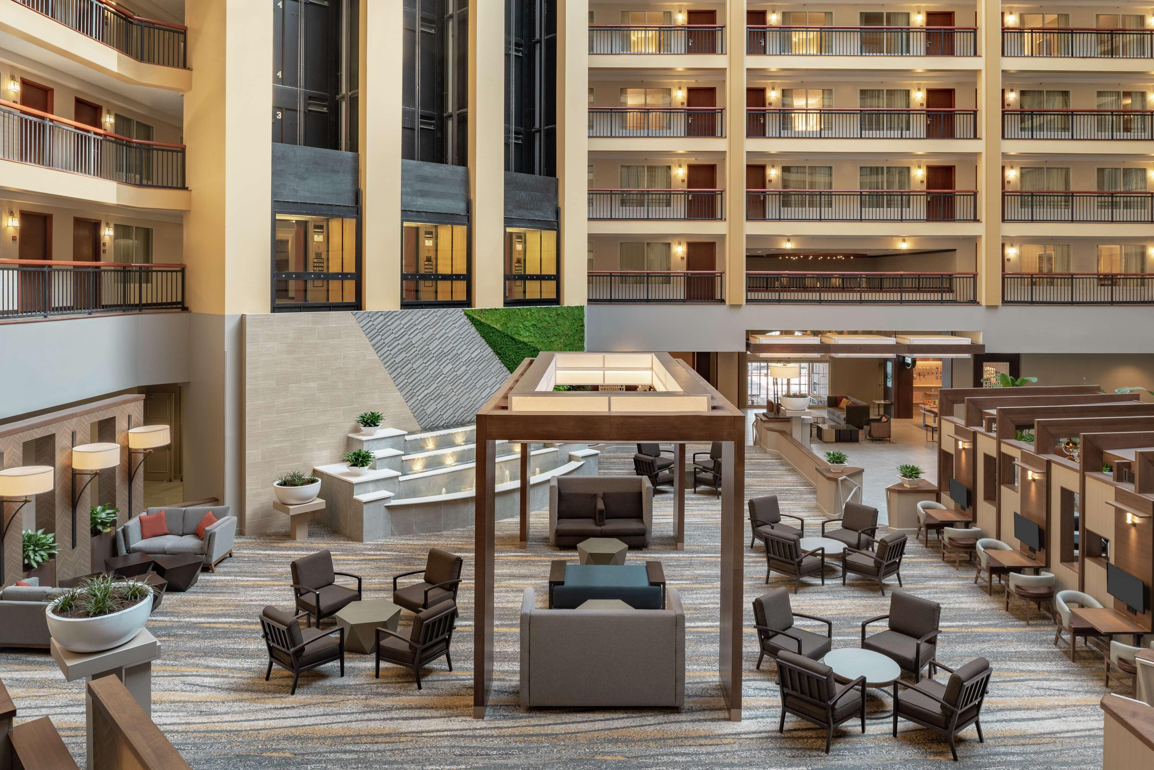 Embassy Suites Cleveland-Rockside Independence Bagian luar foto