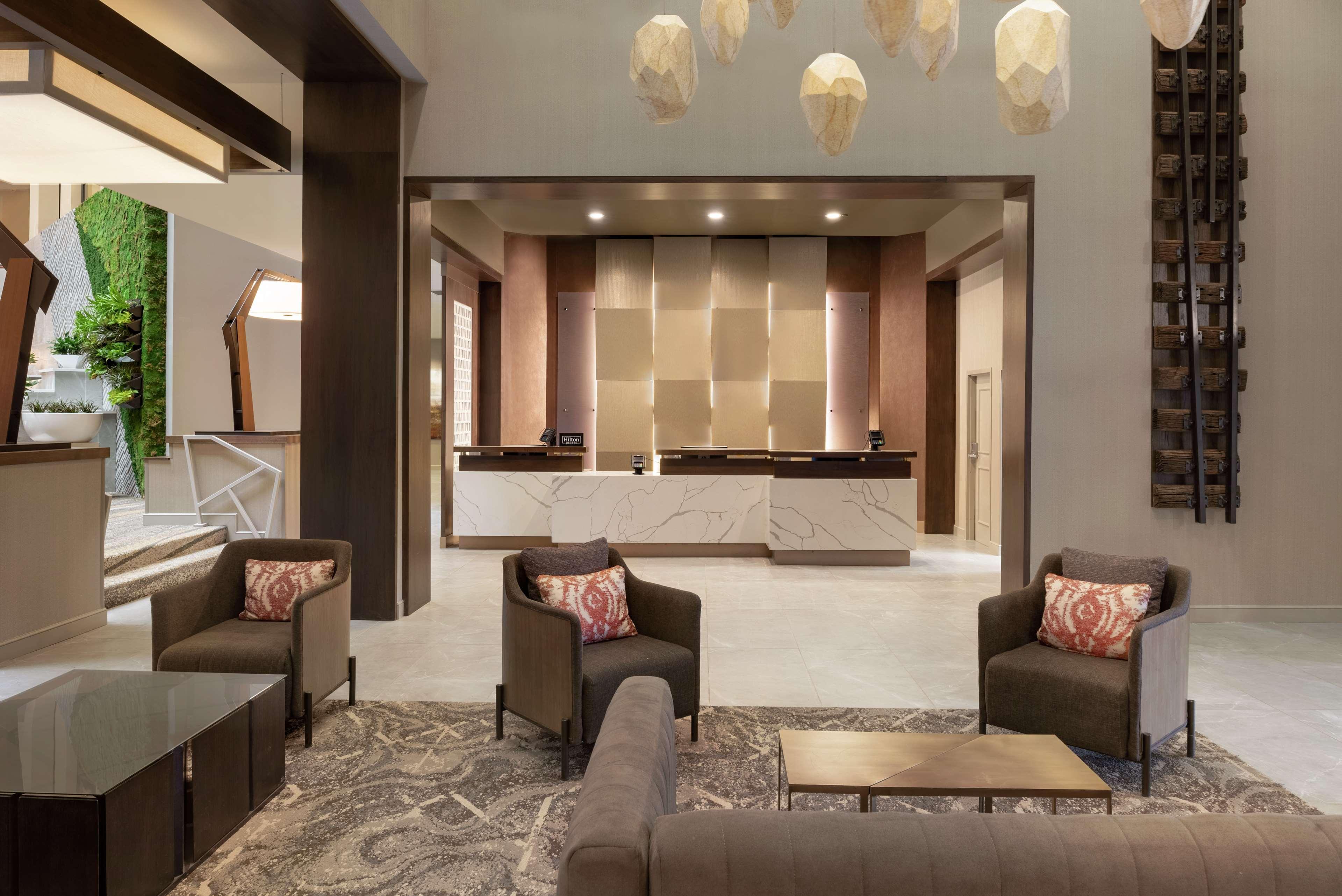 Embassy Suites Cleveland-Rockside Independence Bagian luar foto