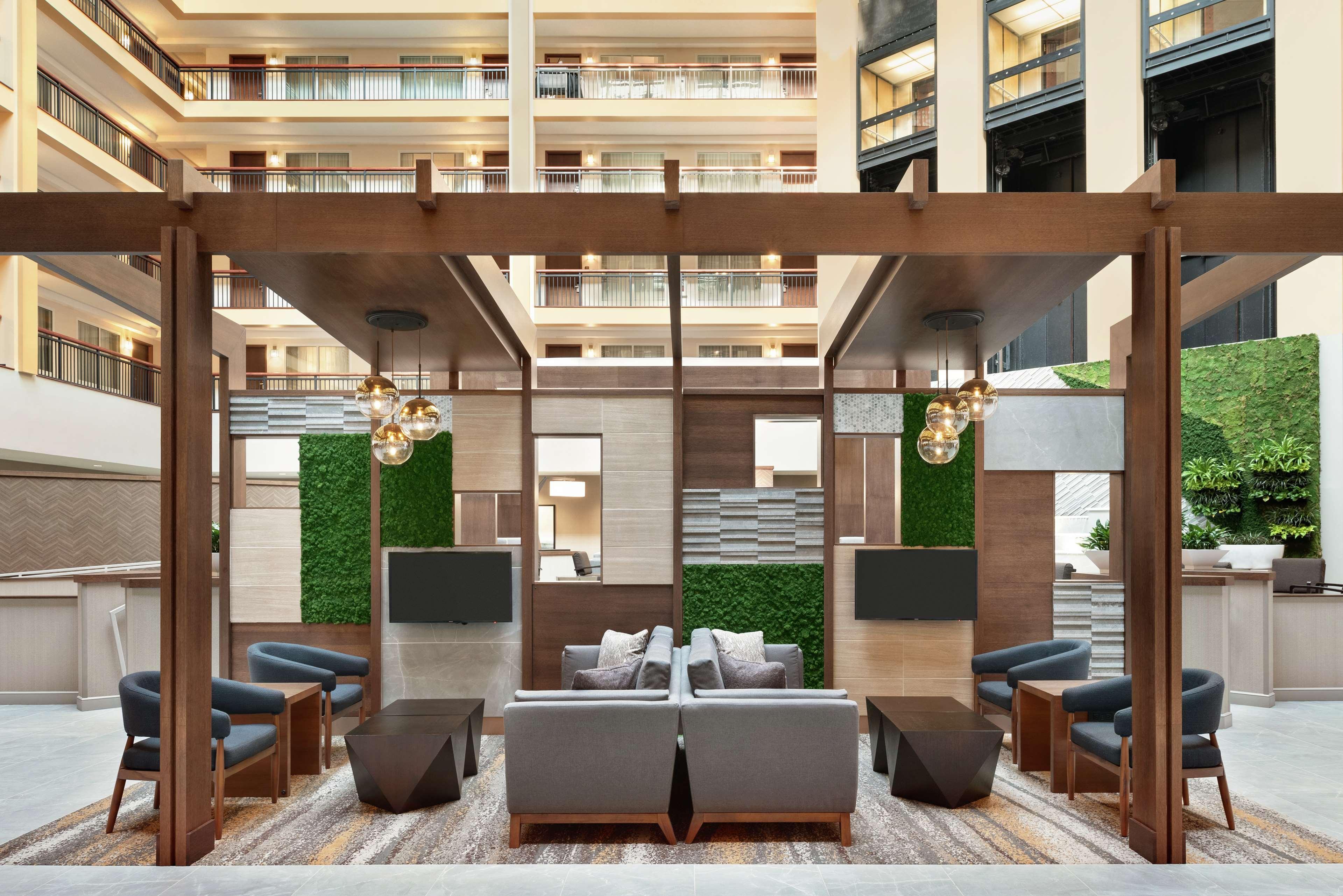 Embassy Suites Cleveland-Rockside Independence Bagian luar foto