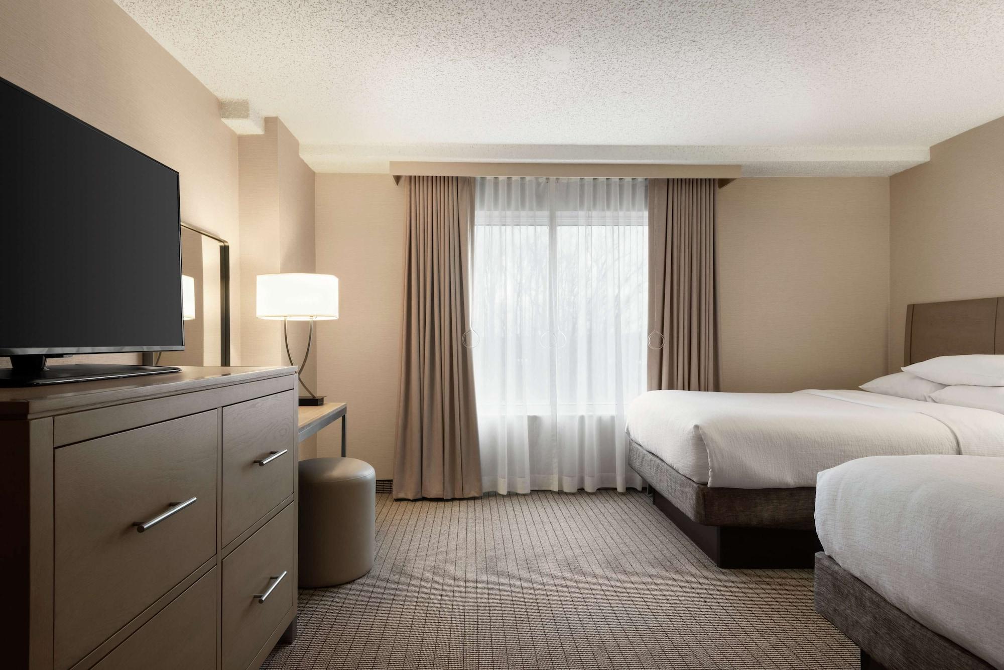 Embassy Suites Cleveland-Rockside Independence Bagian luar foto