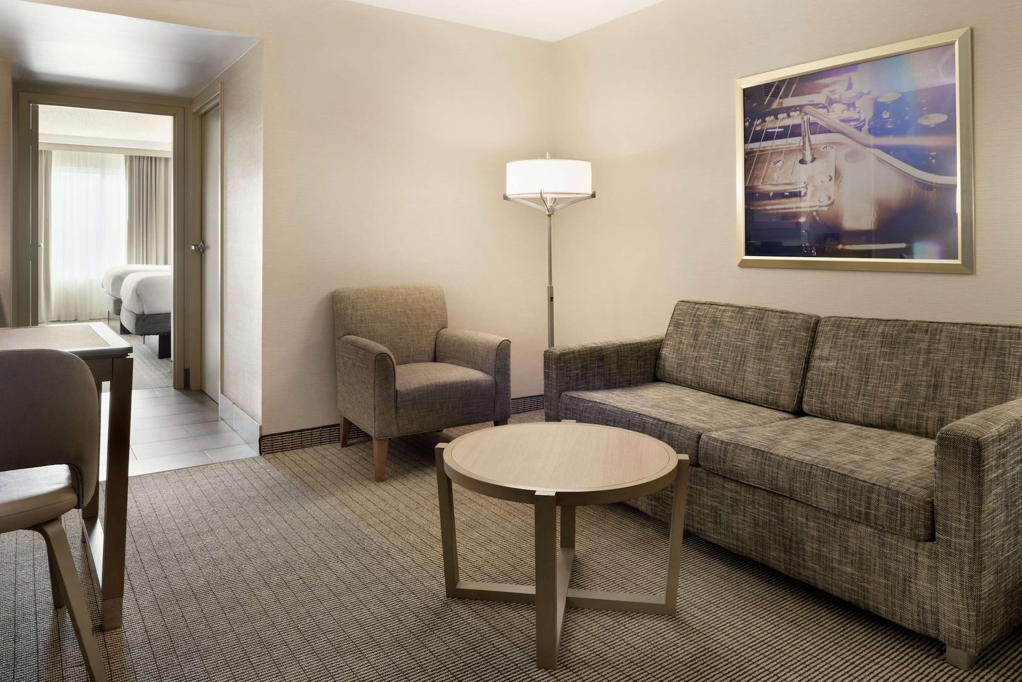 Embassy Suites Cleveland-Rockside Independence Bagian luar foto