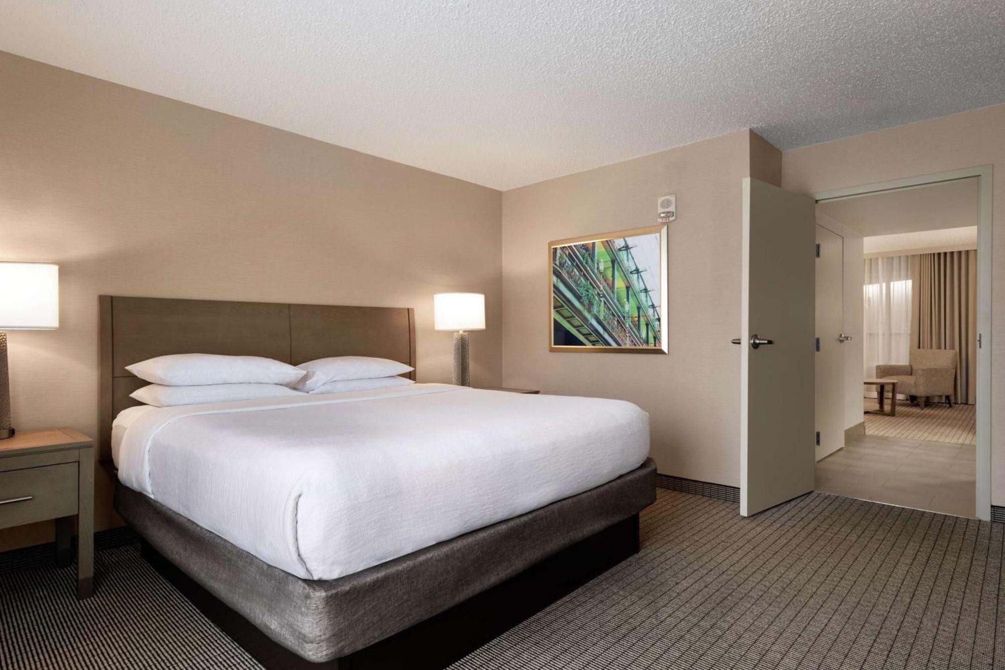 Embassy Suites Cleveland-Rockside Independence Bagian luar foto