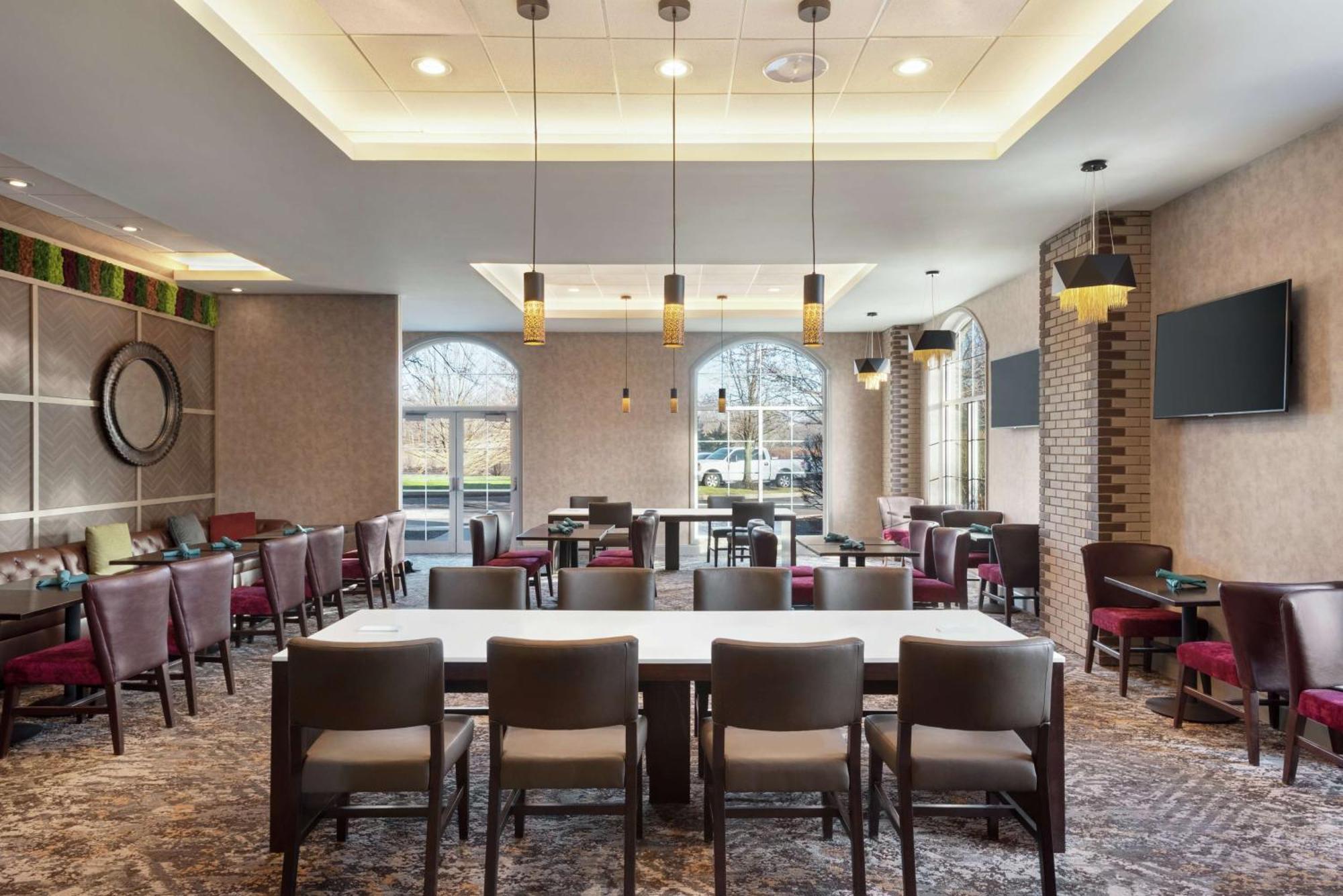 Embassy Suites Cleveland-Rockside Independence Bagian luar foto