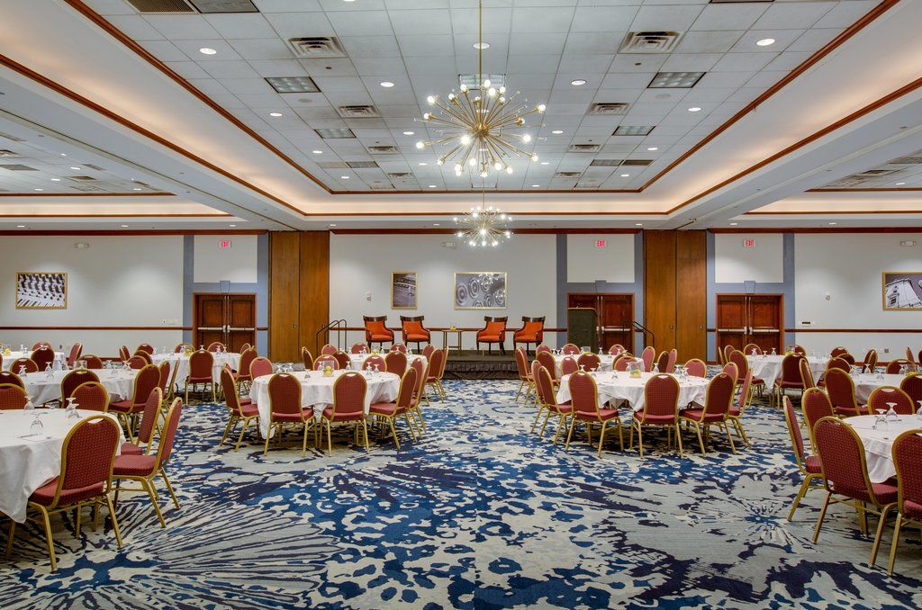 Embassy Suites Cleveland-Rockside Independence Bagian luar foto