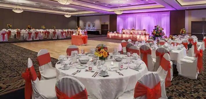 Embassy Suites Cleveland-Rockside Independence Bagian luar foto