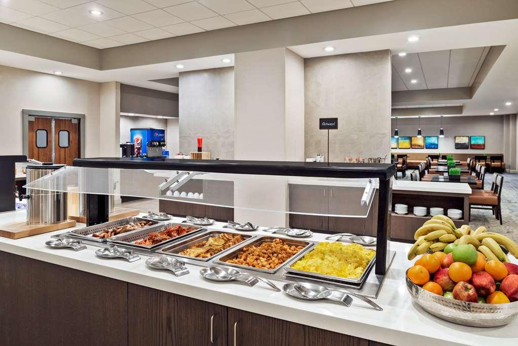 Embassy Suites Cleveland-Rockside Independence Restoran foto
